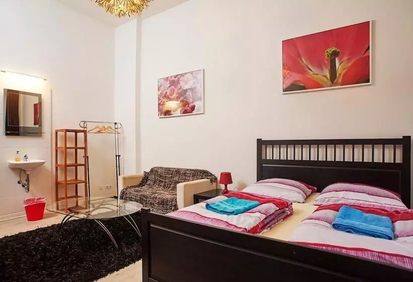 پانسیون Littlefriedrichrooms At Propellerwerk