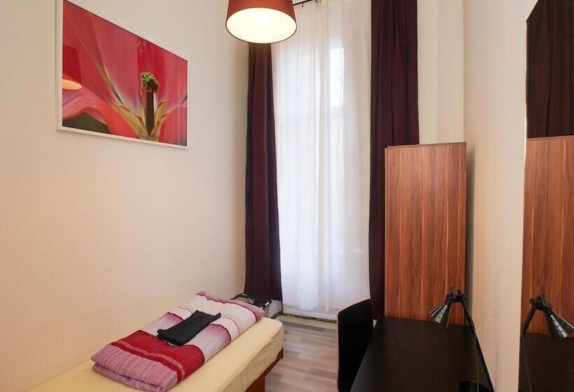 پانسیون Littlefriedrichrooms At Propellerwerk