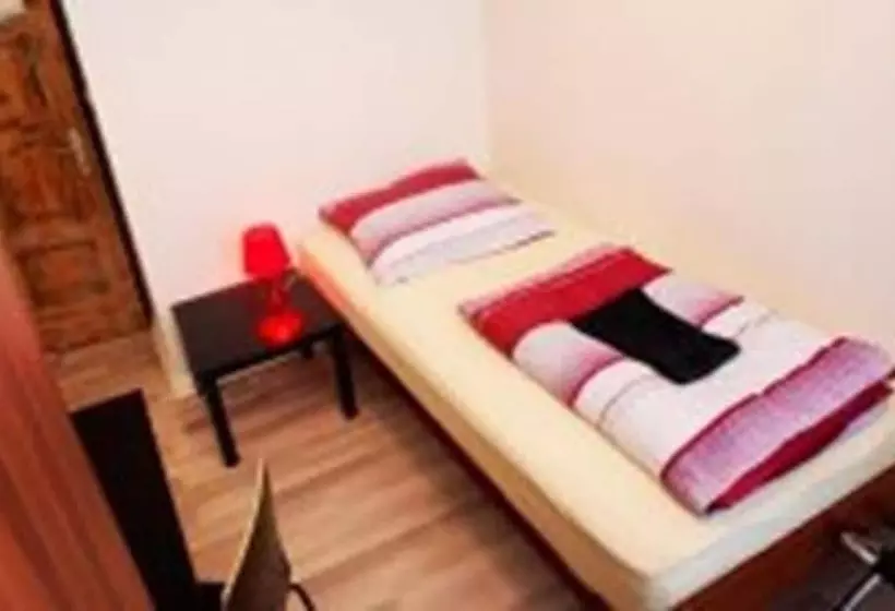 پانسیون Littlefriedrichrooms At Propellerwerk