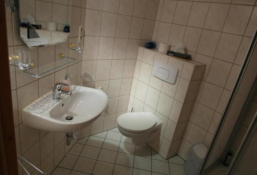 Pension Und Gaststätte Zur Brauschänke