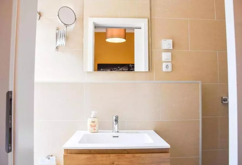 پانسیون Boutique Hotel Sena