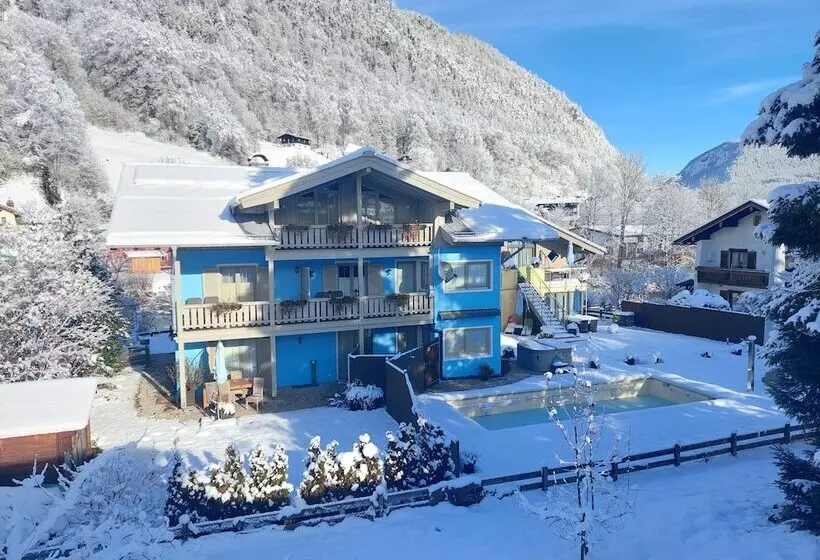 ペンション Alpenglühn