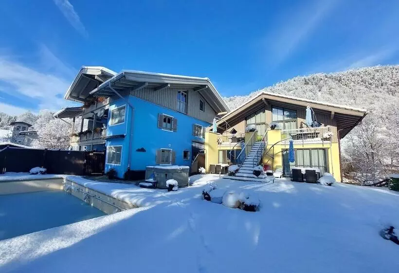 ペンション Alpenglühn