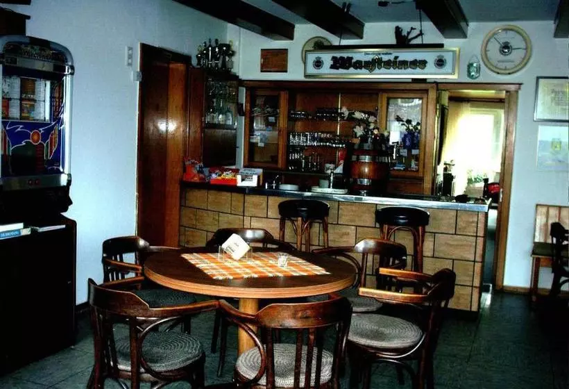 Majatalo Gasthof Haus Hubertus