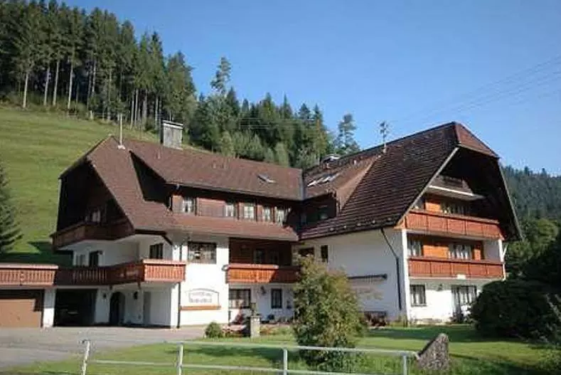 ペンション Gästehaus Absbachtal