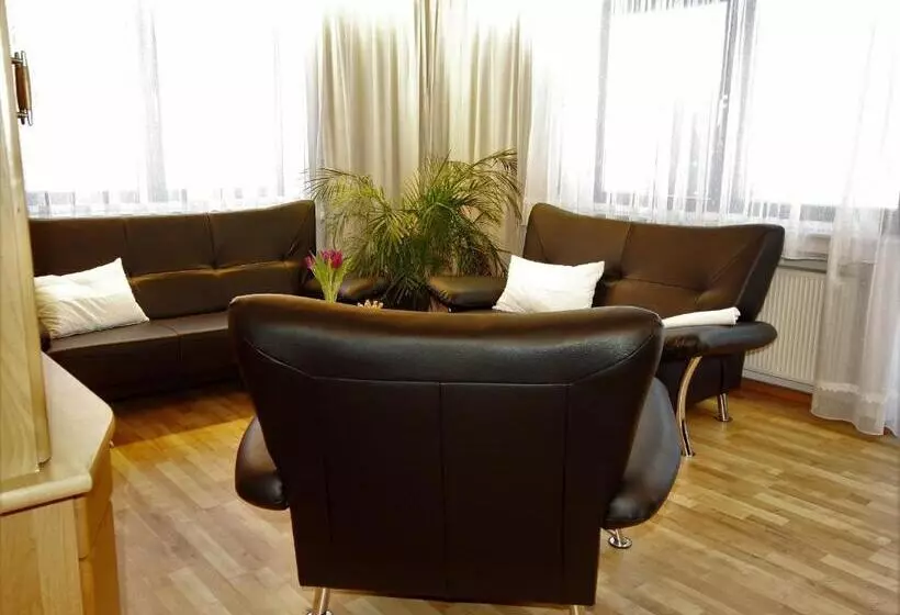 ペンション Gästehaus Absbachtal