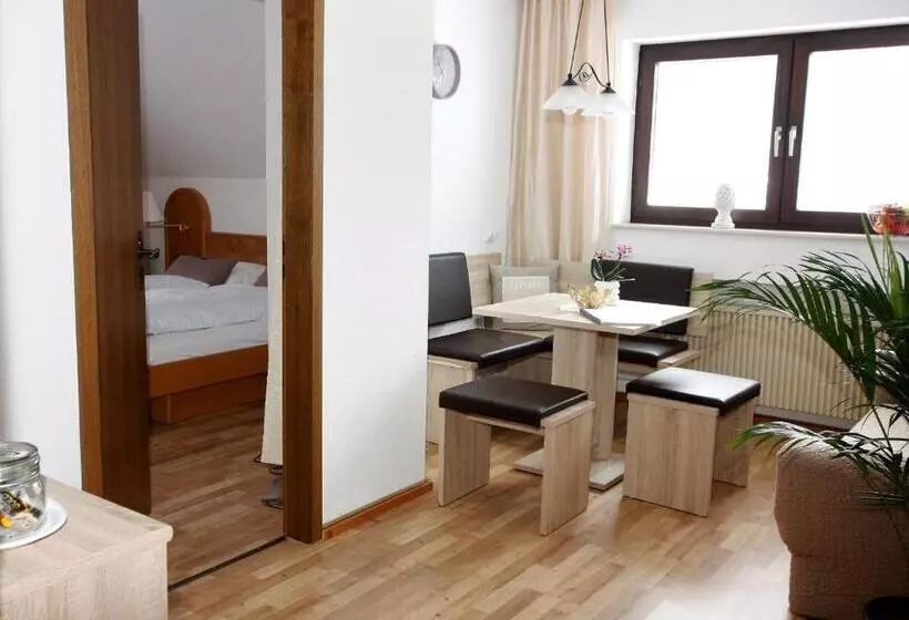 ペンション Gästehaus Absbachtal