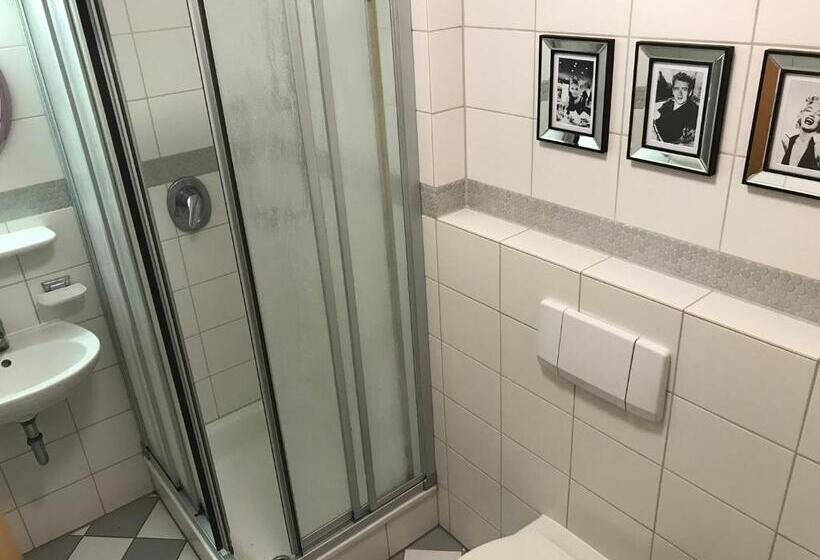 Пансион Self Check In Ferienwohnungen & Apartments Am Bergsee