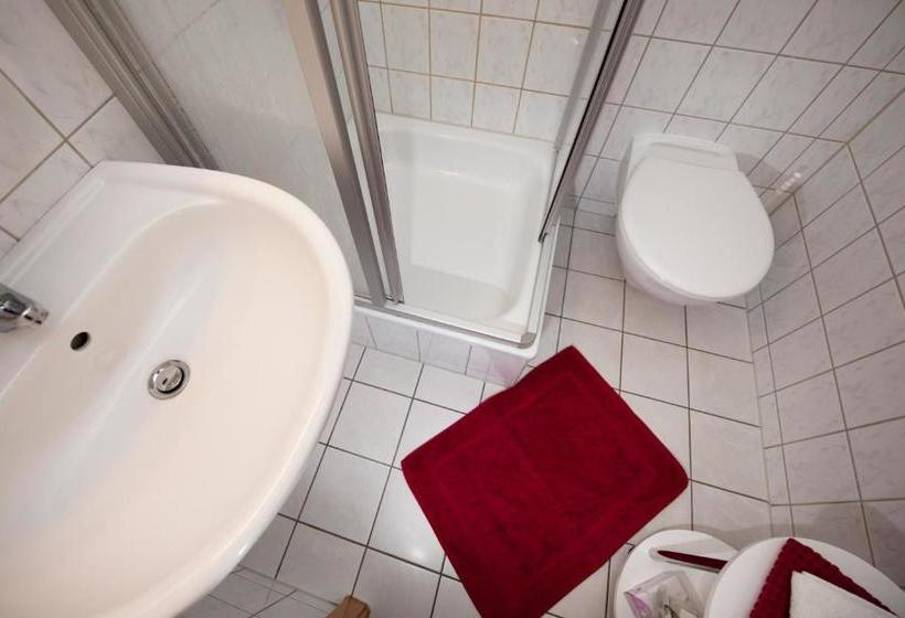 Pension Cafe Suzette