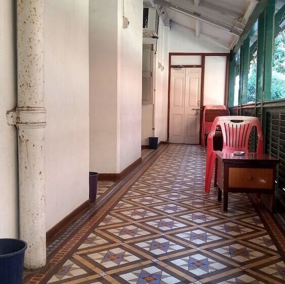 Carlton Hotel Mumbai Behind Taj Mahal Palace Colaba Mumbai