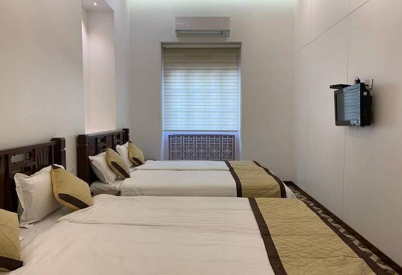 Carlton Hotel Mumbai Behind Taj Mahal Palace Colaba Mumbai