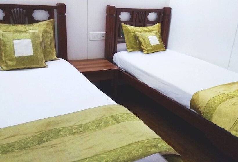 Carlton Hotel Mumbai Behind Taj Mahal Palace Colaba Mumbai