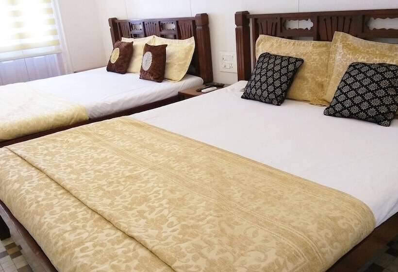 Carlton Hotel Mumbai Behind Taj Mahal Palace Colaba Mumbai