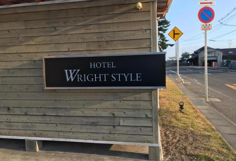 Hotel Wright Style