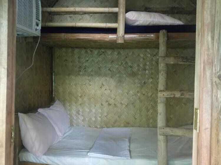 호스텔 Bahay Kawayan Backpackers Inn