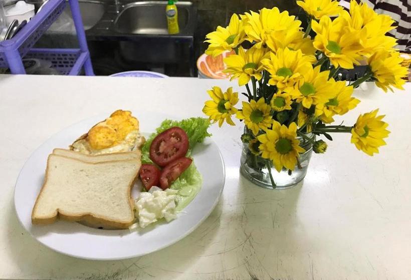 هتل کپسول Win Win Hostel