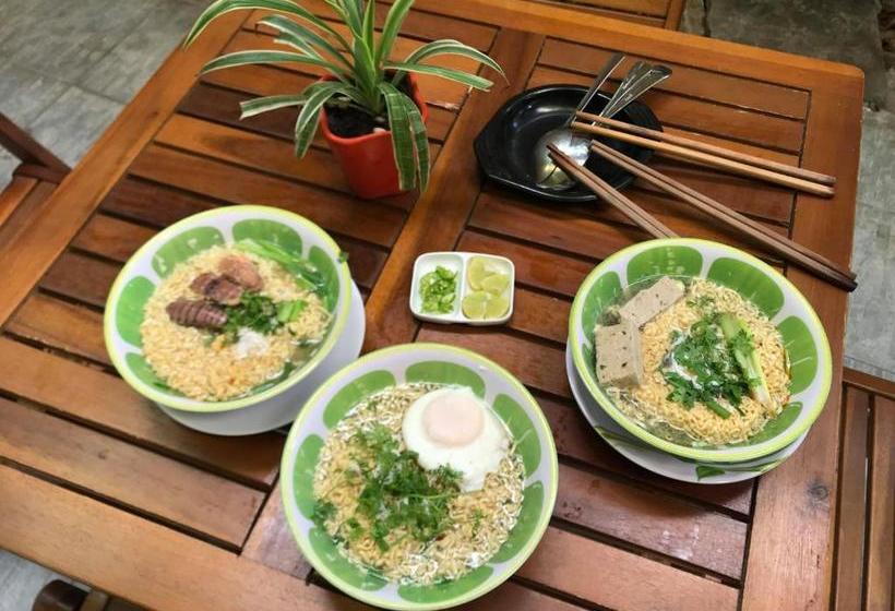 هتل کپسول Win Win Hostel