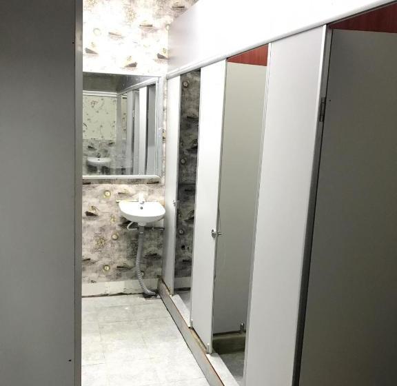 هتل کپسول Win Win Hostel