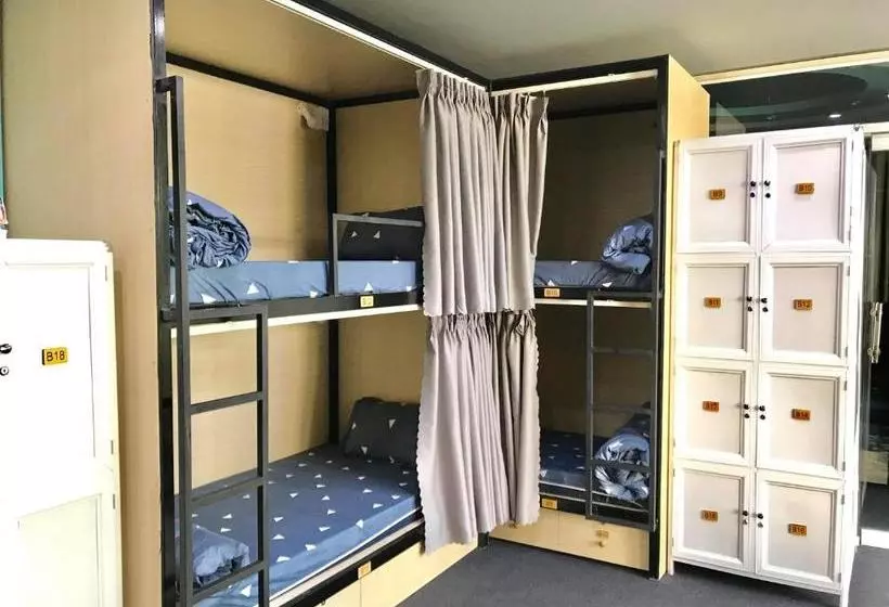 カプセルホテル Win Win Hostel