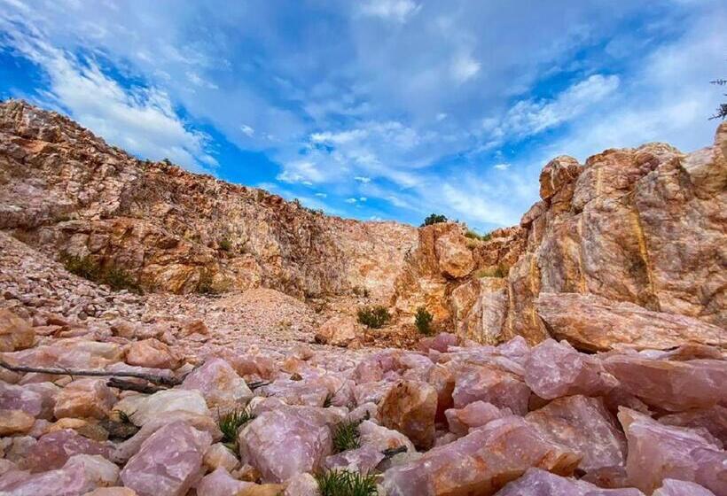 هتل White House Guest Farm