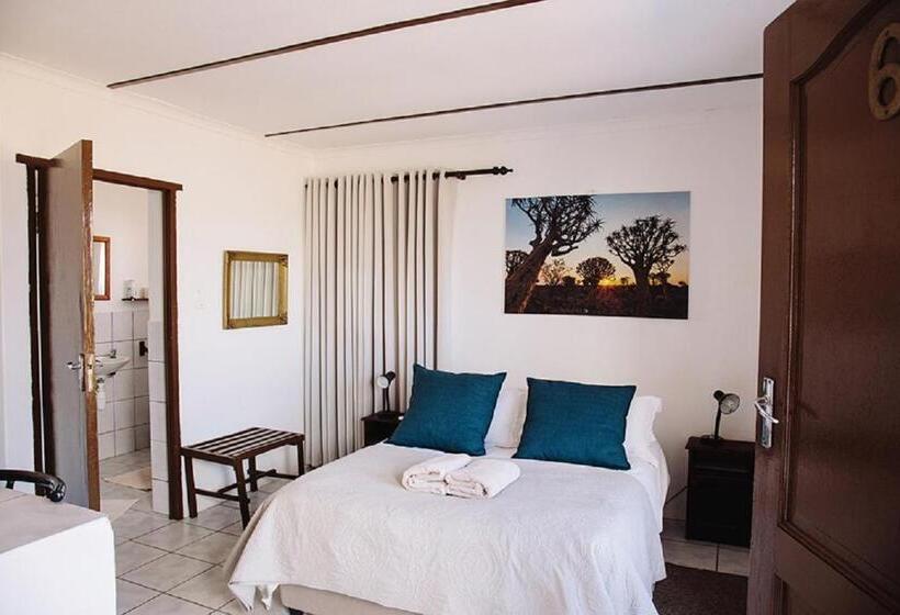 هتل White House Guest Farm