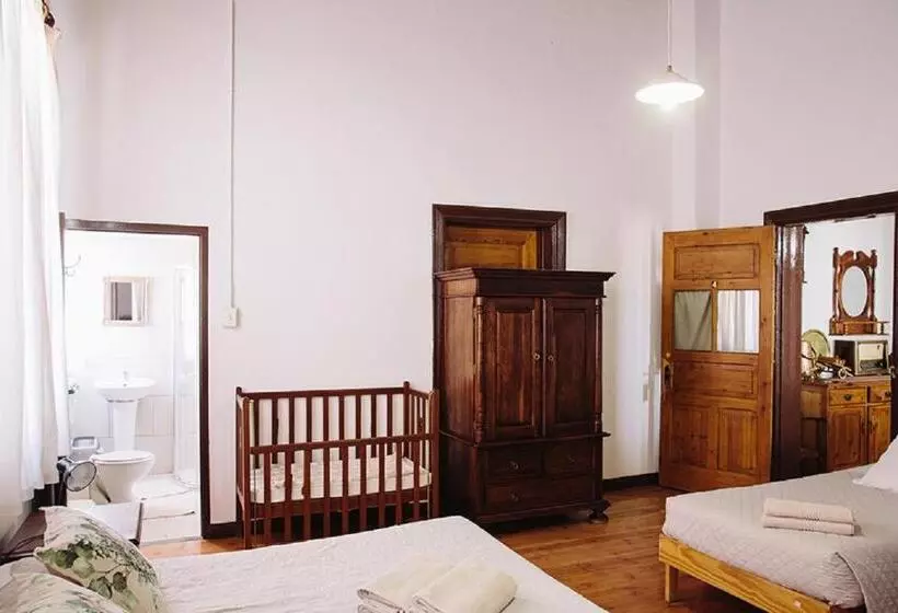 هتل White House Guest Farm