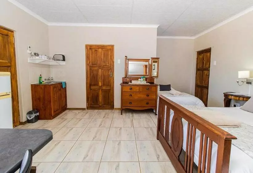 هتل White House Guest Farm