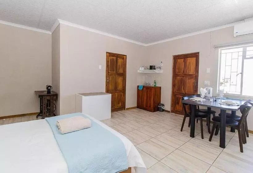 هتل White House Guest Farm