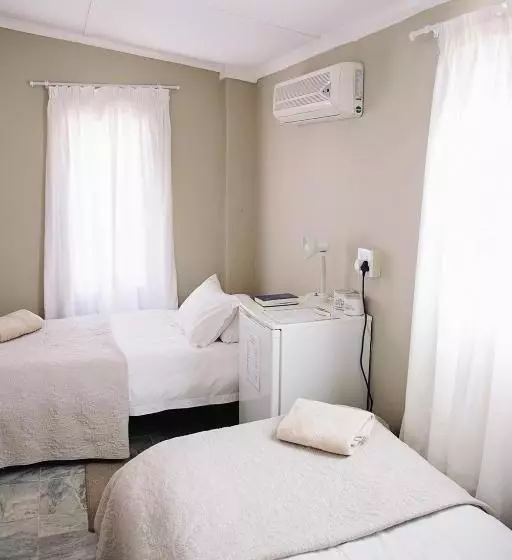 هتل White House Guest Farm