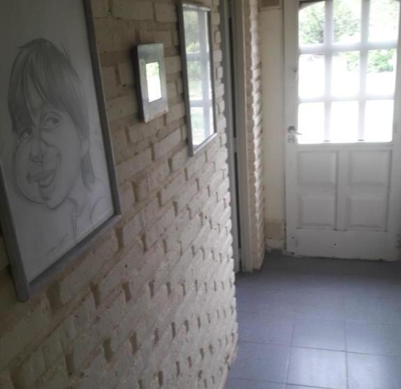 Pension Aguilar House Hostel B&b