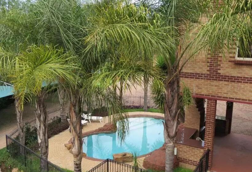 Majatalo Crocodile Lodge Cc