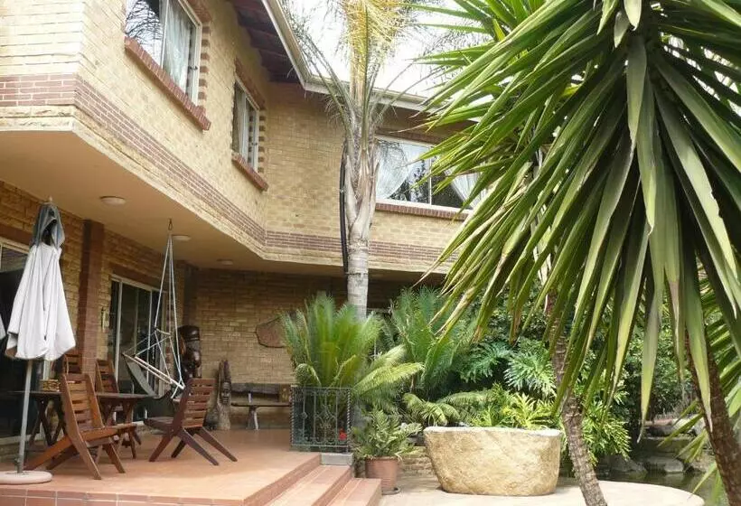 Majatalo Crocodile Lodge Cc