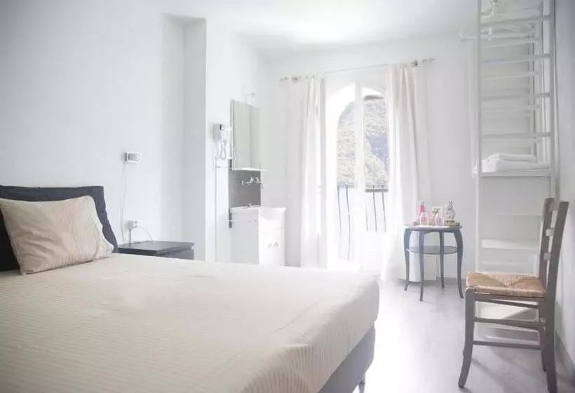 Retkeilymaja Locanda Gandriese
