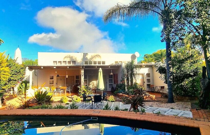 Pension African Roots Guest House