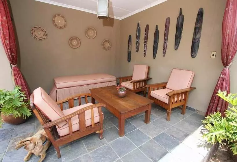 پانسیون African Roots Guest House