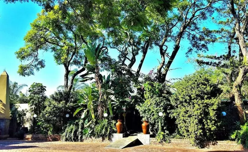 پانسیون African Roots Guest House