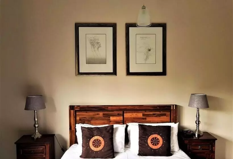 پانسیون African Roots Guest House