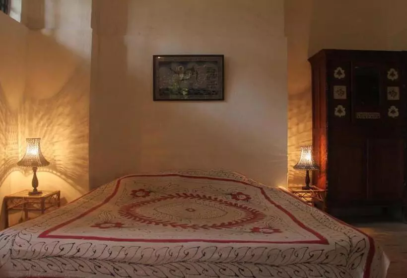 پانسیون Isai Ambalam Guest House
