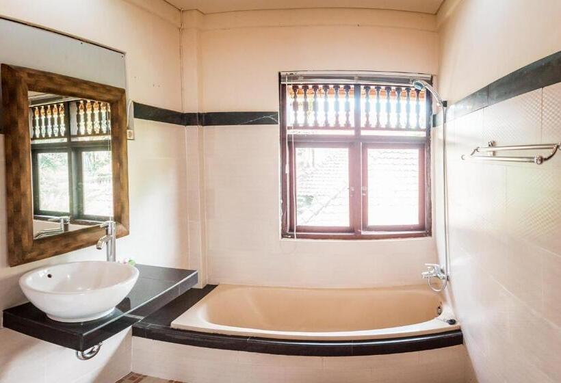 ペンション The Kalangan