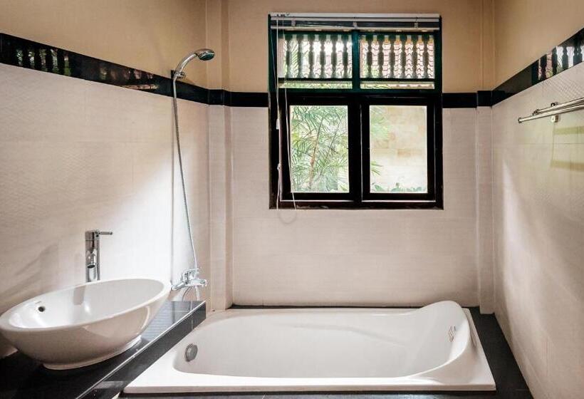 ペンション The Kalangan