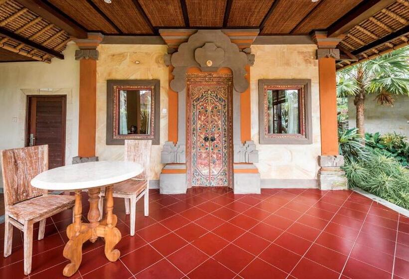 ペンション The Kalangan