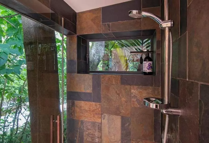 Majatalo Chalet Karaka