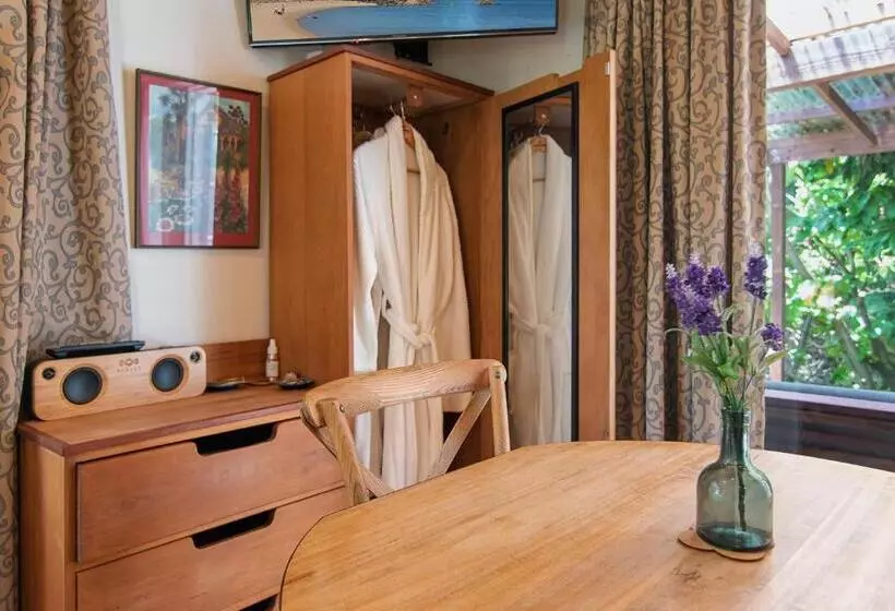 Majatalo Chalet Karaka