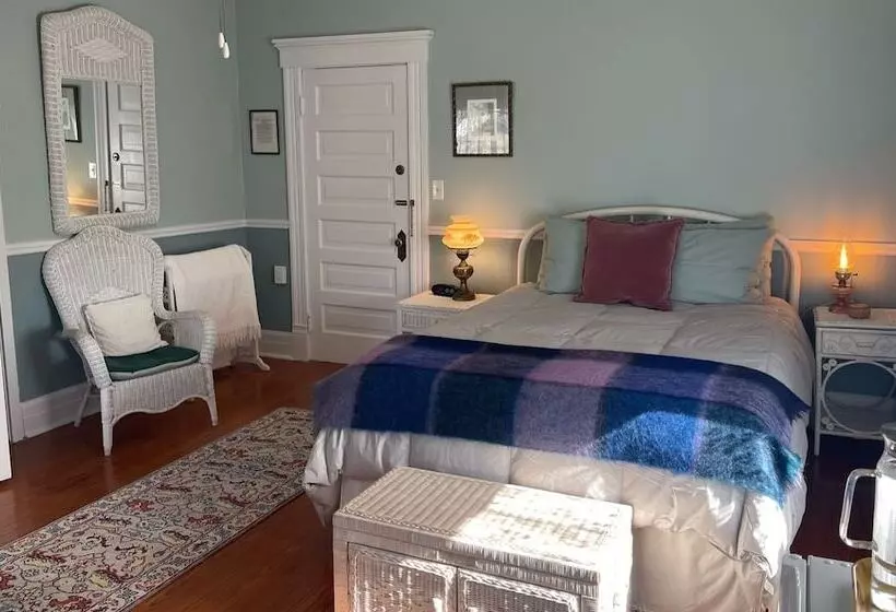 Aamiaismajoitus (B&B) The Grey Swan Inn Llc