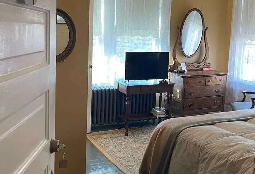 Aamiaismajoitus (B&B) The Grey Swan Inn Llc