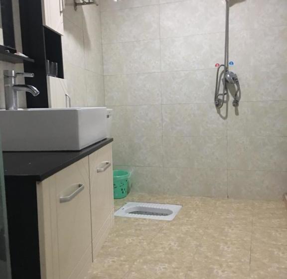 פנסיון Fenghuang Little Bear Family Guest House