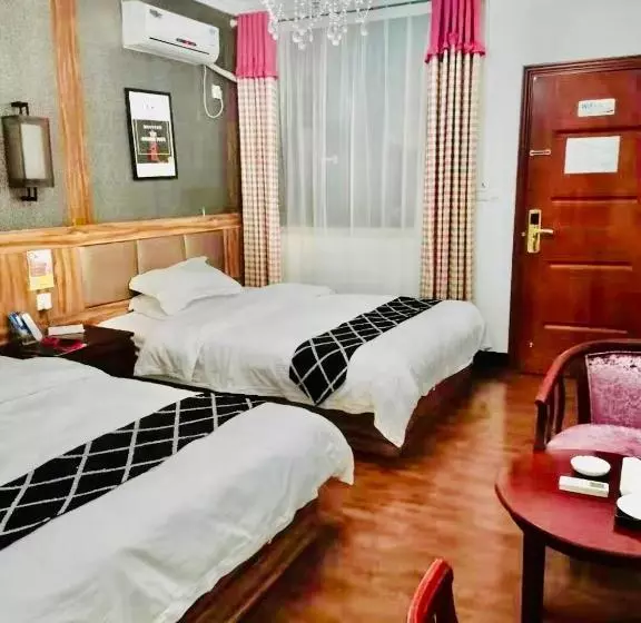 ペンション Fenghuang Little Bear Family Guest House