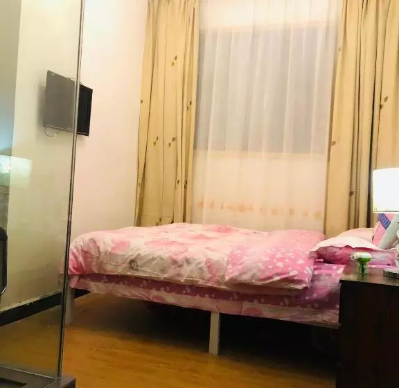 ペンション Fenghuang Little Bear Family Guest House