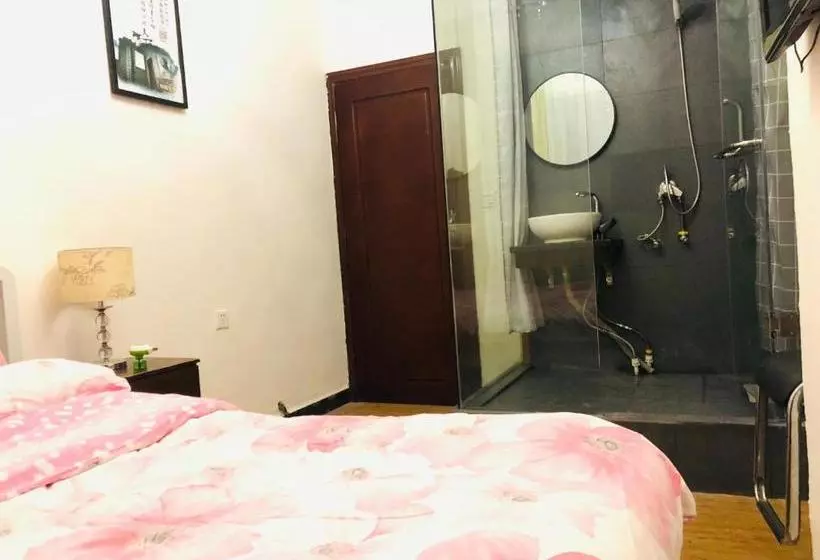 ペンション Fenghuang Little Bear Family Guest House