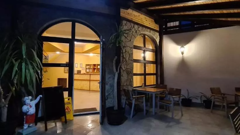 Majatalo Poiana Rasnoavei